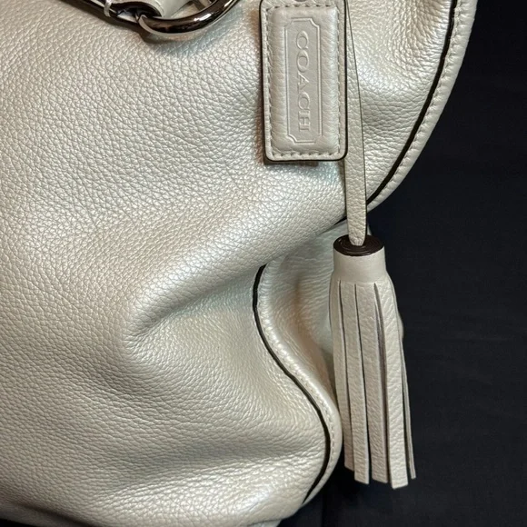 Coach Elegant Cream Leather Tote Bag - Picture 9 of 10